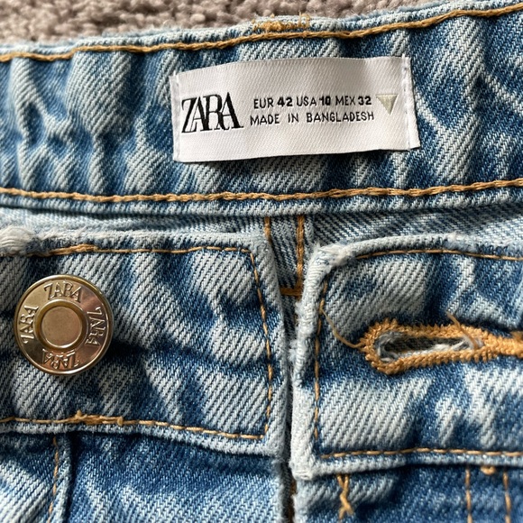Zara light washed mom jeans - Picture 2 of 3
